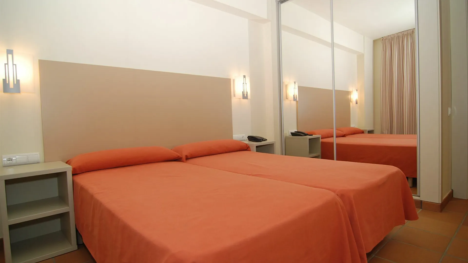 Aparthotel Ciutat De Palol Платья-де-Аро 4*,  Испания